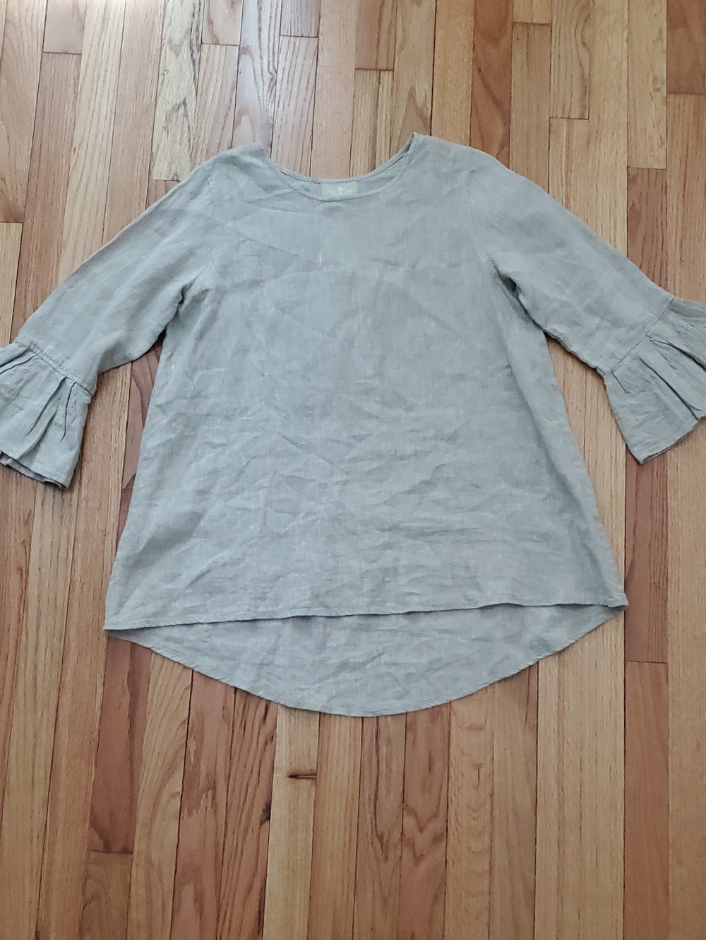 Crown Linen Design Light Beige Bell-Sleeve Linen Top - Women's